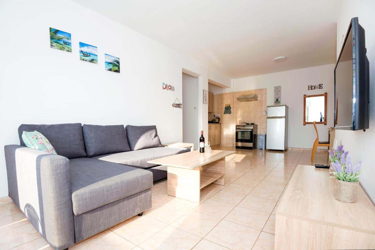 Mynapa Apartments Aya Napa Dış mekan fotoğraf